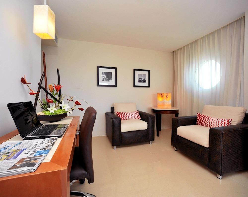 Hotel Emporio 5*
